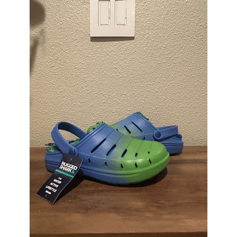 Rugged Shark Toddler Boys Fleece Lined Clogs Size 3